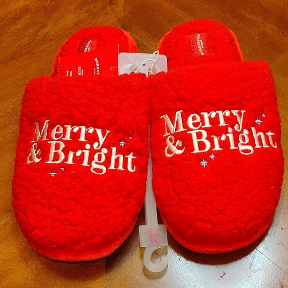 Wondershop Women's Cozy Fleece Christmas Slippers Merry & Bright Size Medium 7/8 - Picture 1 of 4